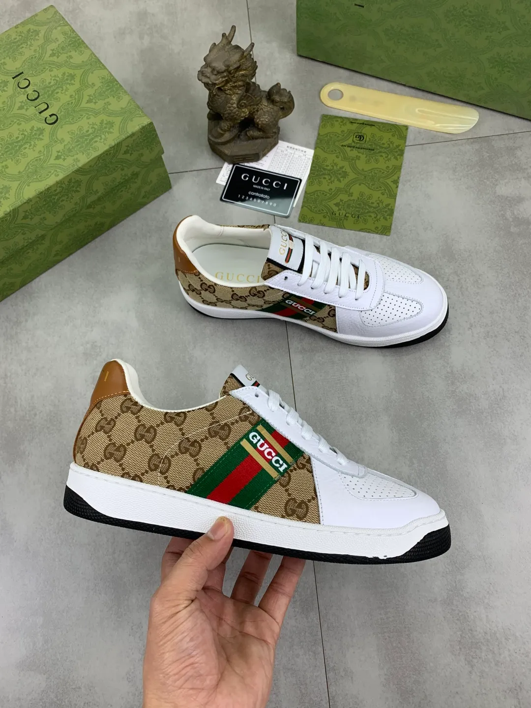 Men's shoes 💰P400💰【New model】 🆘 The latest model from Gucci official website 🎁 Classic casual and fashionable men's shoes 👟 Hot model 💥 Simple and elegant style, exclusive for trendy men. Unique latest brand elements from the official website 👑 Original Gucci decoration, fashionable and generous, made of original soft calfskin fabric ➕ Comfortable soft pigskin lining ✅Wear-resistant rubber outsole designated on the official website_Full of elasticity, the classic model taken at the counter 🎬Color: 4️⃣colors available😍Number of codes: 38-44 (45 46 customized)